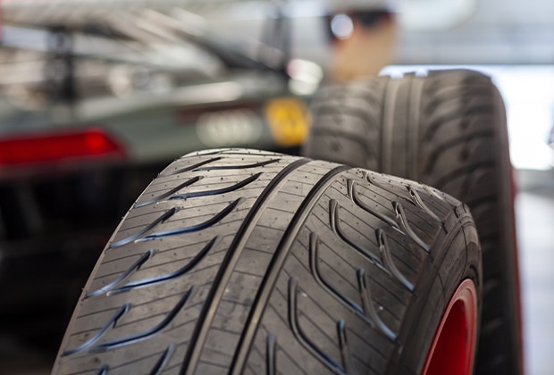 タイヤ交換・預かり